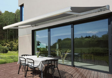 Retractable awnings